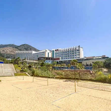 Darko ~ Great Views ~ Private Terrace Pool 아파트 푸엔히롤라