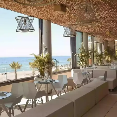Darko ~ Great Views ~ Private Terrace Pool 푸엔히롤라